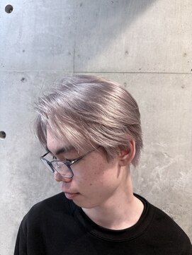 リベルテ グリット(Liberte Grit) メンズハイトーンラベンダーアッシュブリーチ10代センターパート