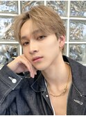 韓国メンズピンクベージュミルクティーカラーセンターパートヘア