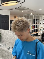 レボ(Revo)&nbsp;ハイトーンにスパイキーショート