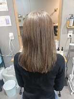 トイロ 久米田店(to-iro) おしゃれ染めでグレイヘア