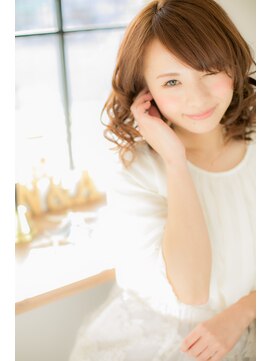 エヌアンドエーコンティ(N&A CONTi) ミディアムカール×鎖骨ミディアム