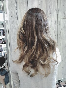 トムキャット(TOM CAT) グラデーションアッシュベージュ