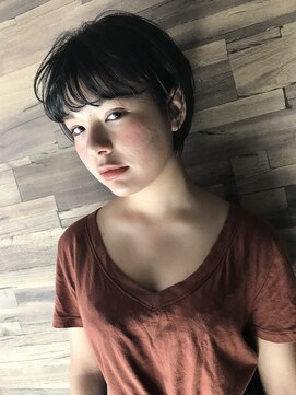 リコ ヘアアンドリラクゼーション 一宮店(LICO HAIR&RELAXATION) シースルーバングの耳掛けショート