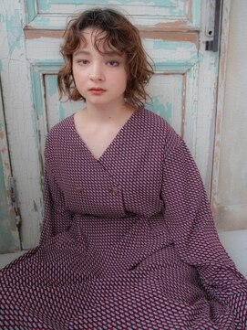 ディバイン ティエドゥール お花茶屋(divine tiedeur) 前下がりカーリーボブ