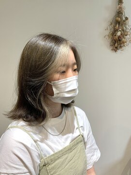 エー(...a) フェイスフレーミング(オンカラー)グレー