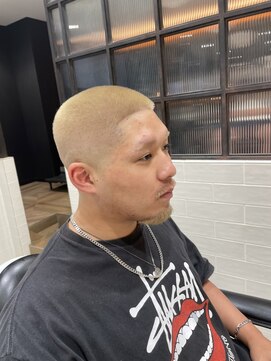 バーバーブロス 吉祥寺店(BARBER BROS) 【LUDLOW BROS.】金髪ボウズ 髭カラー 眉カラー バズカット