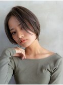 ヌーディカラー/前下がりボブ/小顔ヘア/大人ボブ