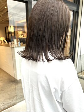 ジジ フルアヘッド(Gigi fullahead) 外はねミディアム　ショコラブラウン