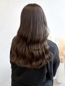 ミュラ(mulah) 暗髪透明感カラーシアーベージュ＊ゆる巻きこなれヘア