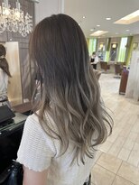 ネオリーブシェリエ 浅草店(Neolive cherie) グラデーション　グレージュ　ホワイト　ベージュ　外国人風