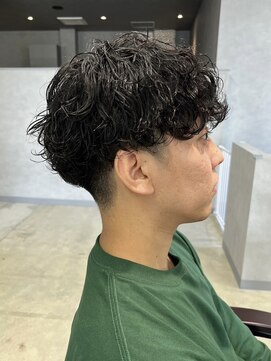 リット×ベリエ(Lit.×belier) 鹿児島ツイストスパイラルパーマセンターパート波巻きパーマ30代