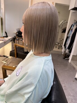 アン(un) ぷちゅん/切りっぱなしボブ/ヘイリーボブ/ホワイティミルクティ