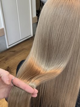 アン ブリーチ(UN BLEACH)の写真/髪の状態を見極めお客様一人一人に合った施術で美髪へと導く。ワンランク上の髪質改善☆