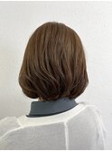 ショートボブ×オリーブグレージュ