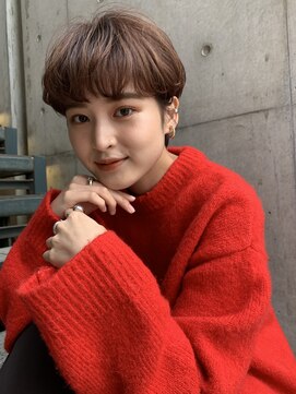 ヴィオットバイサロン(Viot by Salon) 癖活かしマッシュショート ナチュラルハイライト ベージュカラー