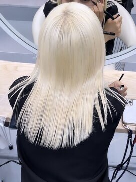 プネル 渋谷(PUNEL) ホワイトブロンド/抜きっぱなしブリーチ/ケアブリーチ[YURI]