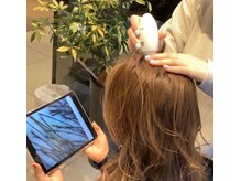 200倍のマイクロスコープで毛穴の状態をしっかりみていく！