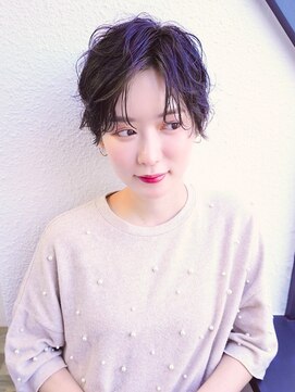 無造作パーマショートヘア大人ハンサムショート