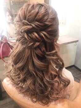 マジックマッシュ(Magic Mush)の写真/【梅田駅近く】ヘアセット￥1800♪ペア割￥1600×2名様♪手早く丁寧に仕上げるプロの技で一番可愛いあなたに!