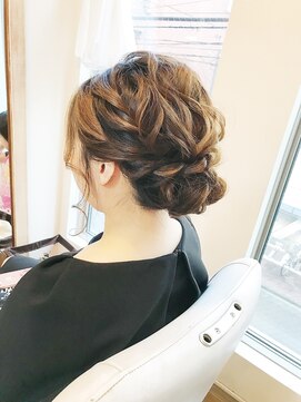 ロカット サロン(Roquat Salon) お呼ばれシニヨンアレンジ【ヘアアレンジ 立川/立川南/八王子】