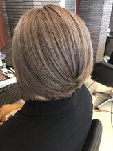 ミロワール(miroir) 透明感のあるグレイッシュボブ