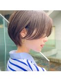 暗髪カラー×束感ショート×小顔矯正立体カット