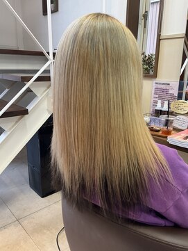 コアフィールフィス(COIFFURE fils) 新規お得クーポンあり【見附　今町】ハイトーンヘア×インナー