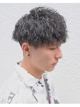 フリーク バーバーショップ 都島店(FREAK BARBER SHOP) 黒髪束感ツーブロックマッシュ縦落ちツイストスパイラルパーマ