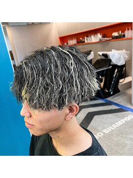 ダズルヘアラッシュ(DAZZLE hair RUSH) ツイストスパイラルパーマ~ホワイトハイライト~