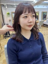 イメチェン ホワイトブロンド 外ハネボブ 美髪 ワイドバング