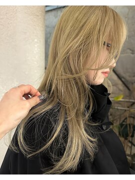 ノラ シブヤ(NORA) ゴールドカラーイエローブロンドハニーベージュブリーチ