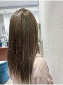 スモーキーベージュ