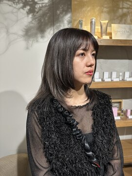 トリコ アヴェダ ららテラス北綾瀬(tricot AVEDA) レイヤー/ミディアムヘア/チャコールグレー