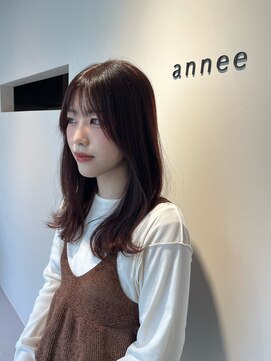 アネ(annee) 外ハネレイヤー×ピンクブラウン 髪質改善URUGAMI