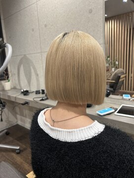 ロイ(ROY) パツっとボブ