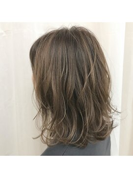 ハレ(Hale) 動き系外はねミディ