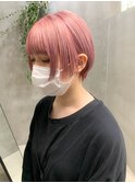 ピンクベージュ、薄いピンク、丸みショート、ブリーチ2回