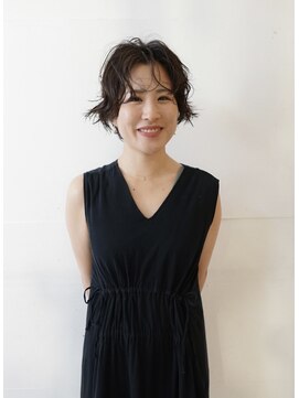 イーズ(e's) ハネがおしゃれランダムショートパーマ【佐久間】