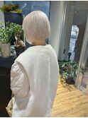 切りっぱなしボブ 2ブリーチ ミルクティーホワイトベージュ
