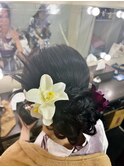 【ヘアセット】 浴衣 シニヨン風 白花飾り付き ゆるふわまとめ
