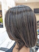 ヘアーデザインムーヴ(Hair design MOVE)&nbsp;白髪ぼかしハイライト　ミディアム