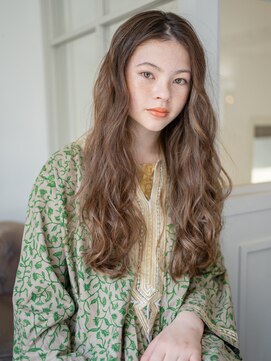 マグノリア オモテサンドウ(MAGNOLiA Omotesando) 主役級の可愛いを♪ロングヘアのスパイラルパーマ・・・HINATA