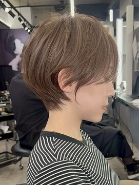 ブレス ヘアデザイン(BLESS hair design) 静岡ショートカット切りっぱなしボブくびれショートグレイカラー
