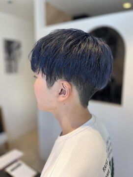 ラビスモア(Lovis moa) Asahi/ブリーチカラー/暗めブルー