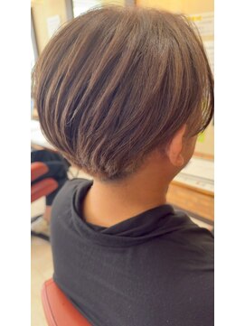 ヘアスタジオブービー 立体感ショート