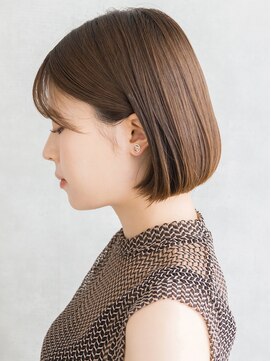 リリーオブザベイス(Lily of the Vase) 切りっぱなし/ショートボブ