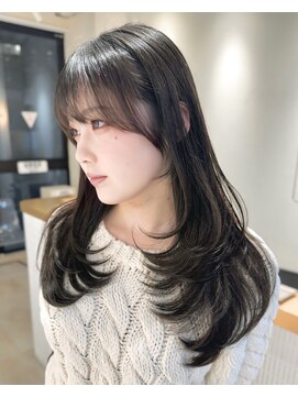 ジーナ 梅田(Zina) ロングレイヤーカット