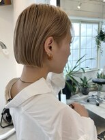 トリコ アヴェダ ららテラス北綾瀬(tricot AVEDA)&nbsp;ショートボブ/切りっぱなしボブ/ハイトーンボブ/柔らかベージュ
