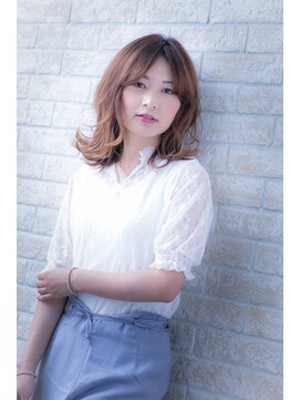 エルデ ナインズ ヘアー スタンド 川口店(elde 9's HAIR STAND) グレージュひし形シルエットの大人かわいい切りっぱなしボブ