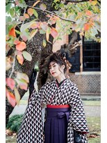 クールな袴女子スタイル
